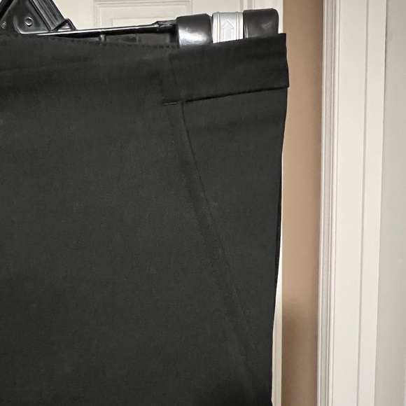 NWOT Rickiโs Ladies Size 12 Black Twill Capris - Picture 3 of 8